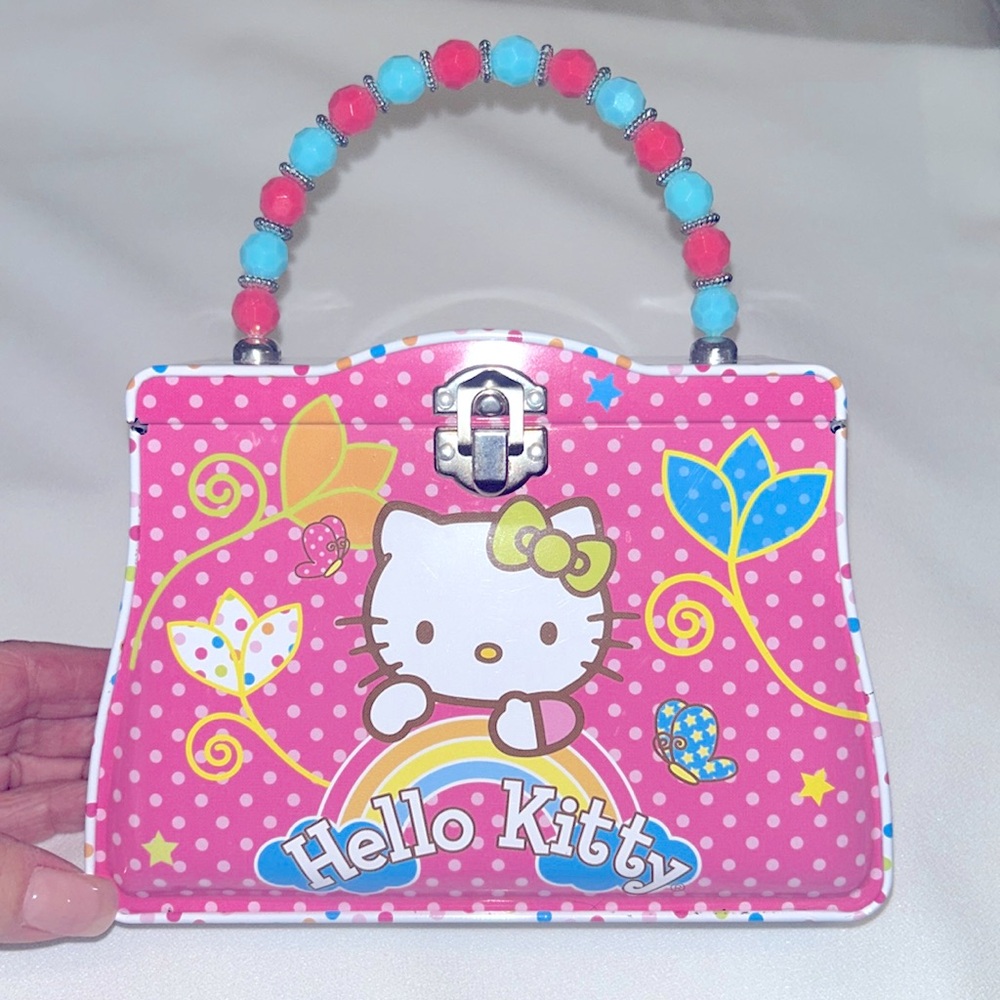 Hello Kitty Vintage Tin Box Carry Case.    New With Tags